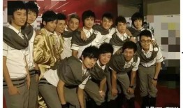 娱乐吃瓜记者,吃瓜记者带你探秘明星幕后故事